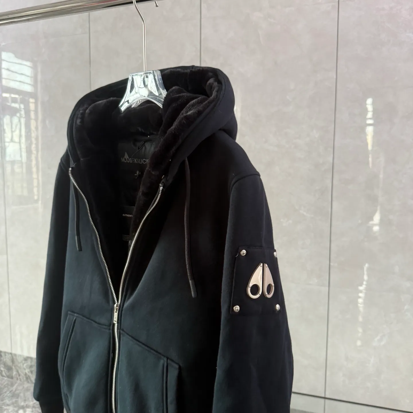 （ ） Moose Knuckles SS 23 、 ， ， ， 🍃 ， ， ， ☁️ ！ ♾️ ： ， Premium ， Authentic ！ Size：S-XXL 👉 👉